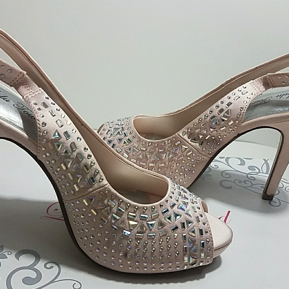shoes - Picture 3 of 3